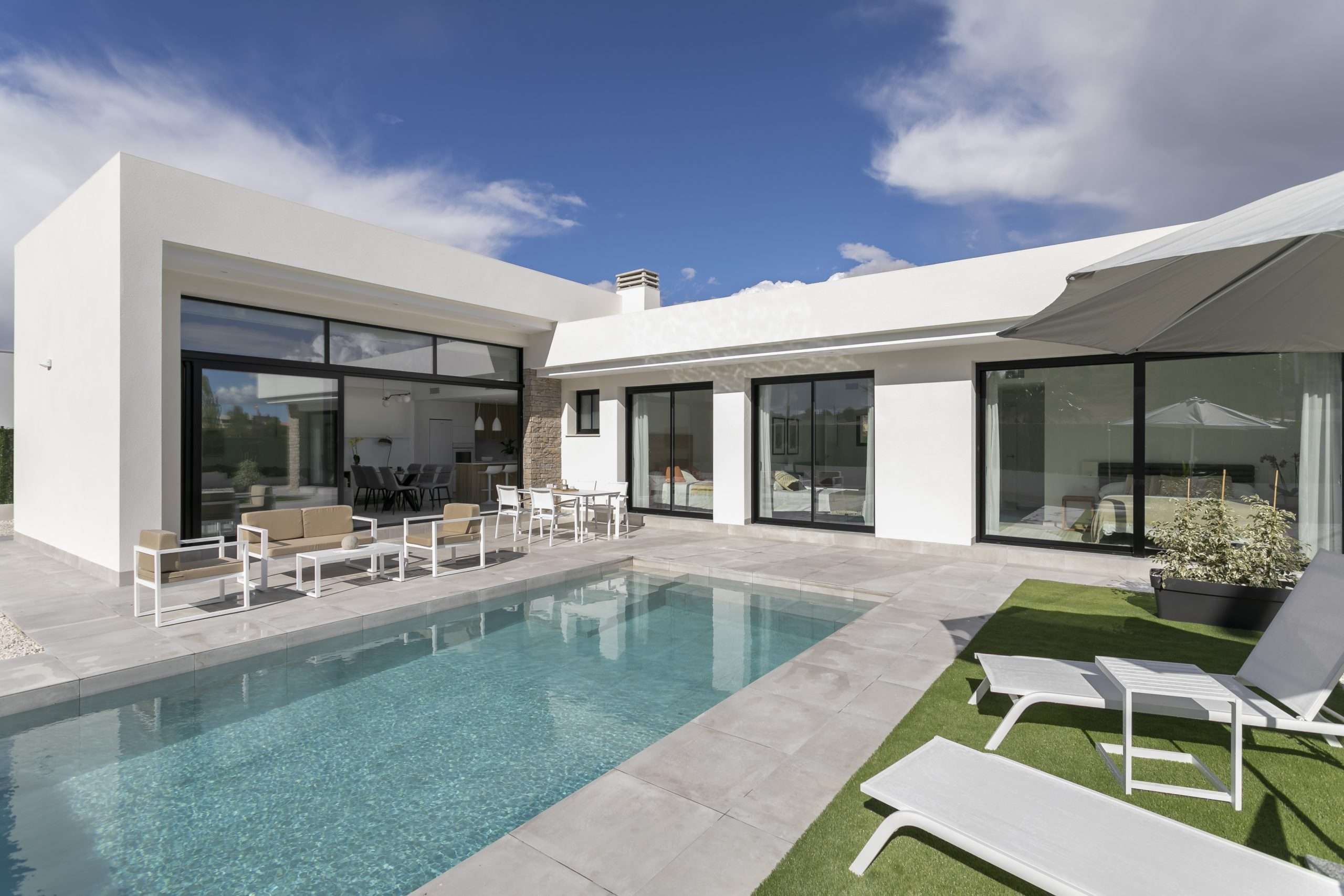 Gelijkvloerse villa's op een ruim perceel nabij Murcia